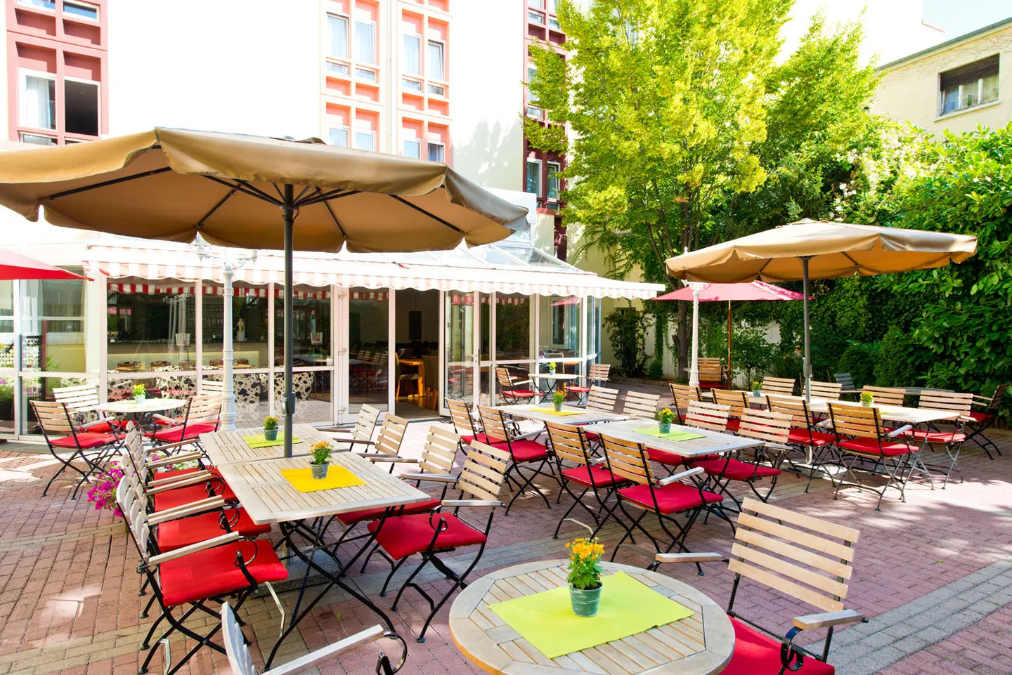 ACHAT Hotel Neustadt an der Weinstraße Terrasse