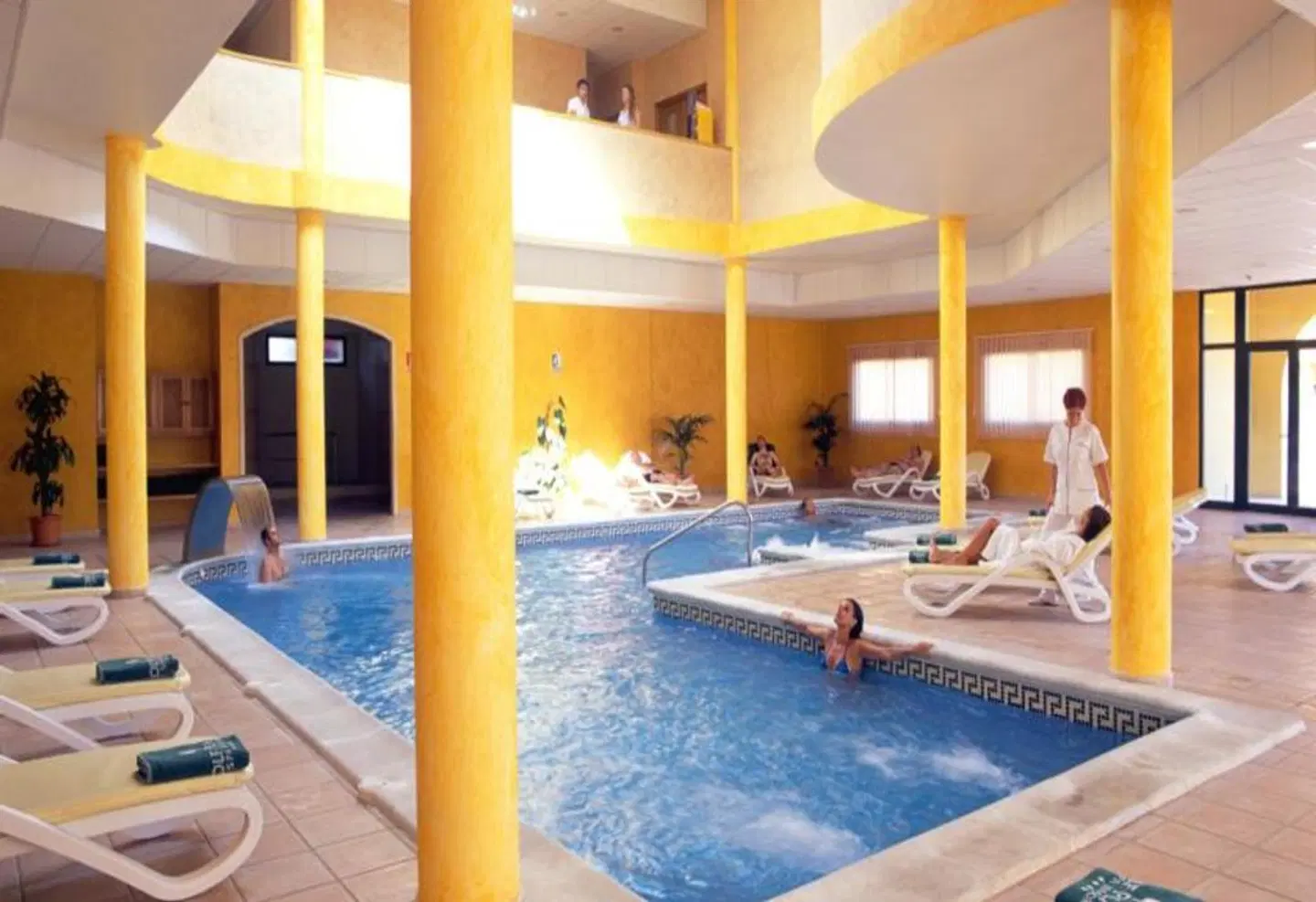 Grand Muthu Golf Plaza Hotel & Spa Hallenbad