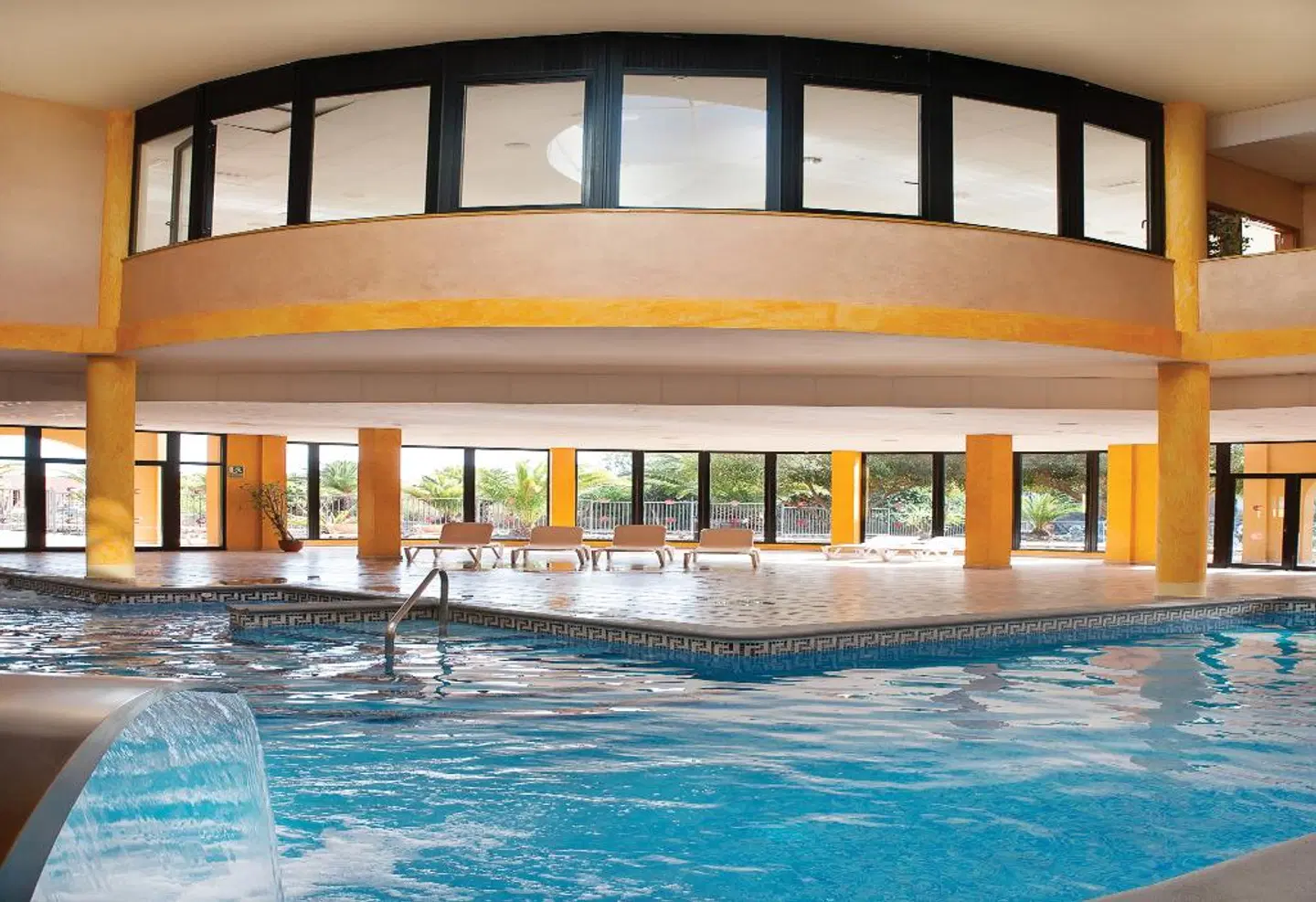 Grand Muthu Golf Plaza Hotel & Spa Hallenbad