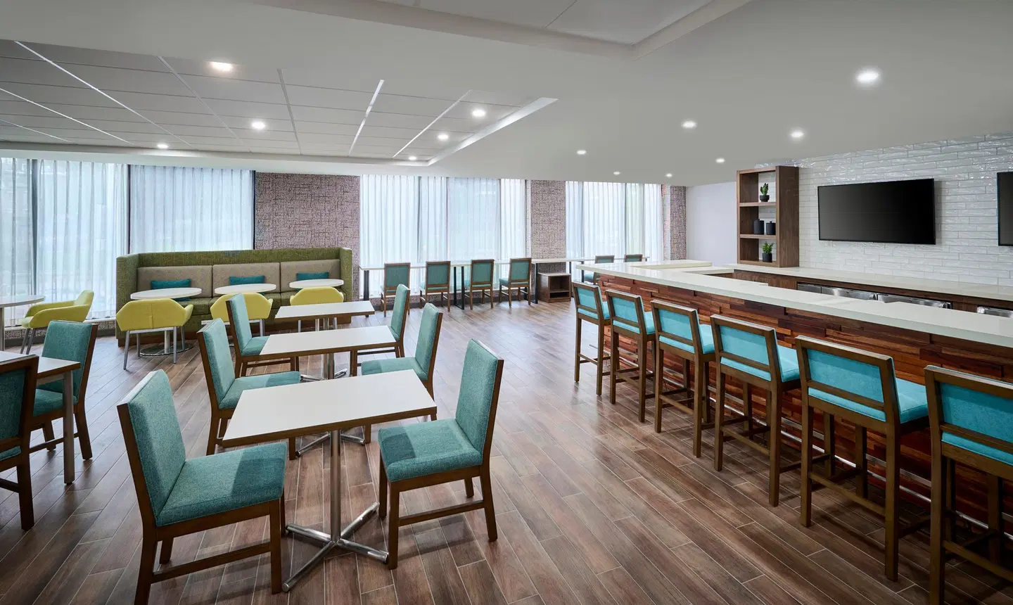 Hampton Inn by Hilton Hamilton Bar