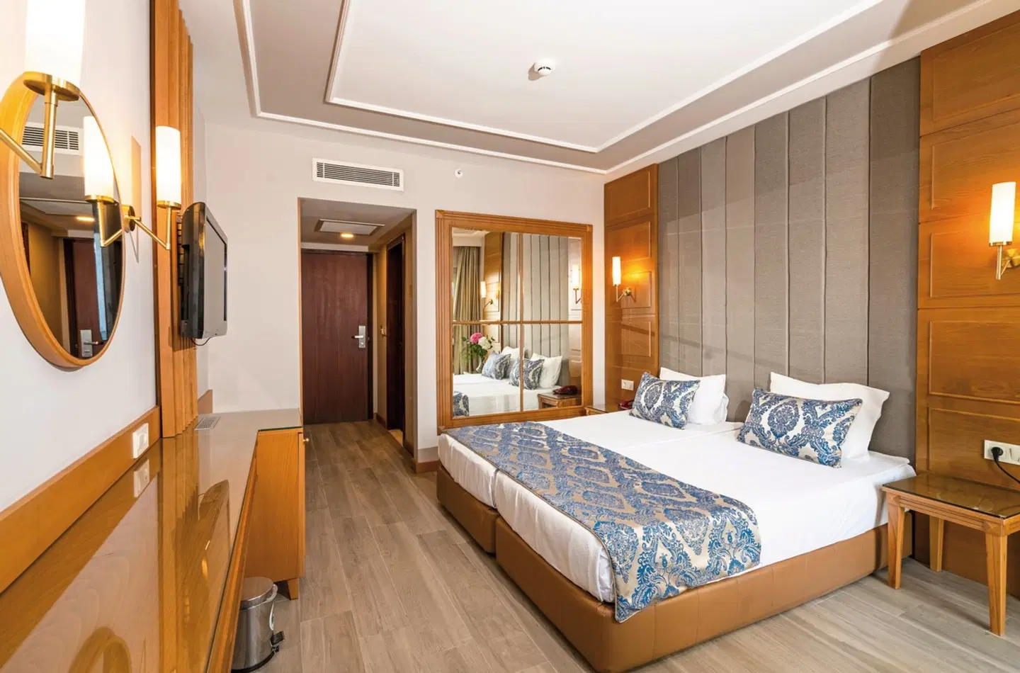 Royal Atlantis Beach ROOM_EXAMPLE