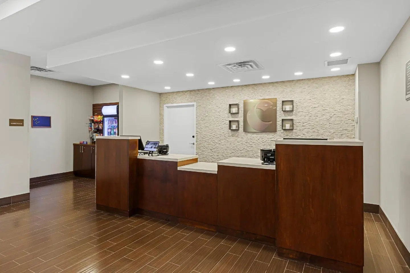 Comfort Inn & Suites LOUNGE_LOBBY