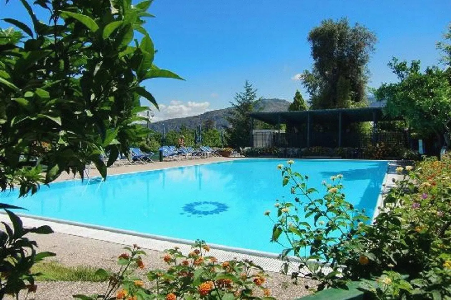 Girasole OUTDOOR_POOL