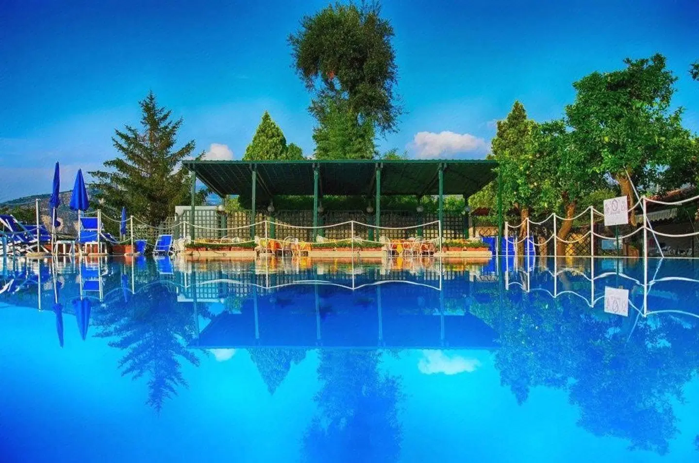 Girasole OUTDOOR_POOL