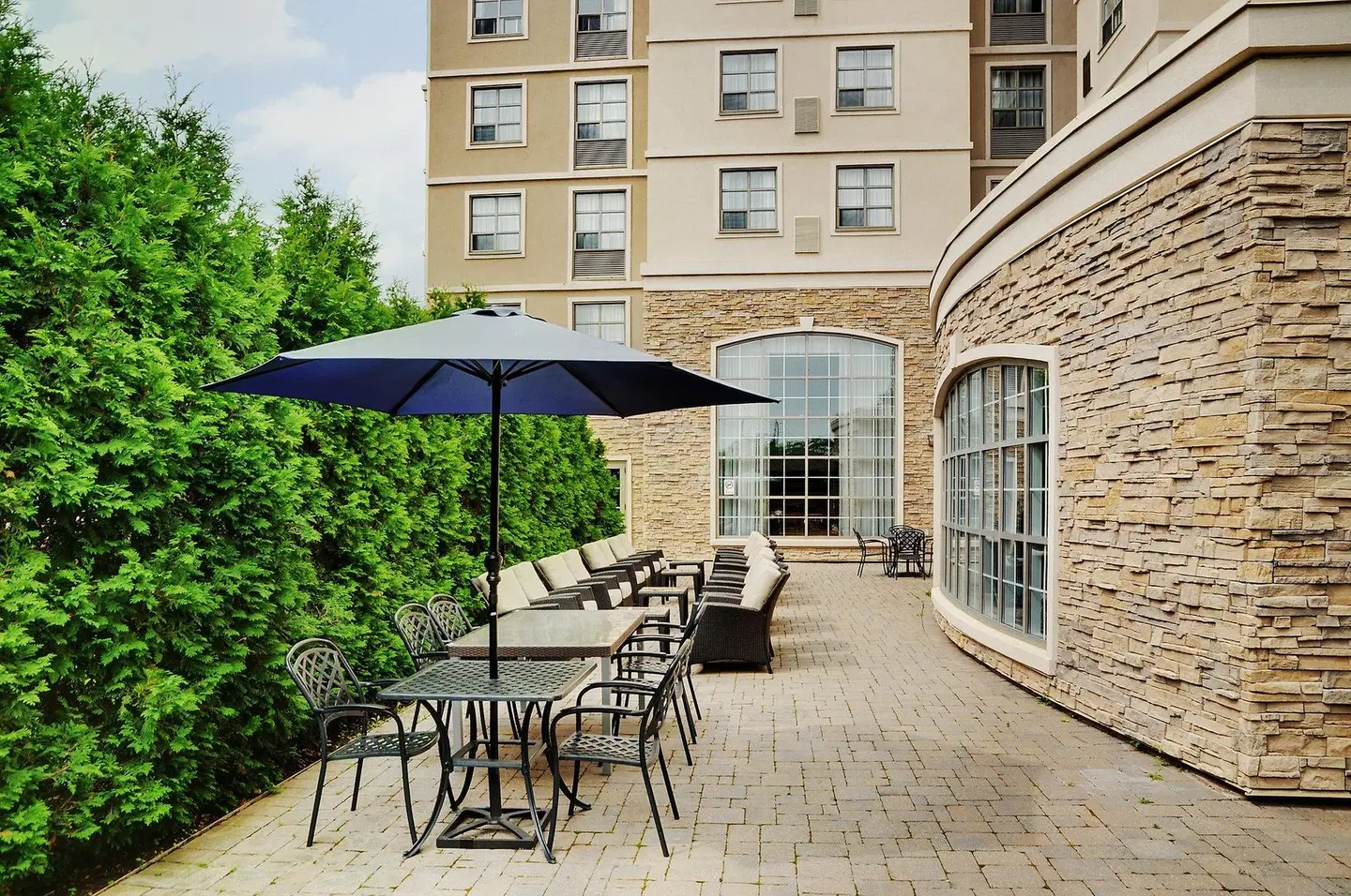 Staybridge Suites Oakville-Burlington by IHG Terrasse