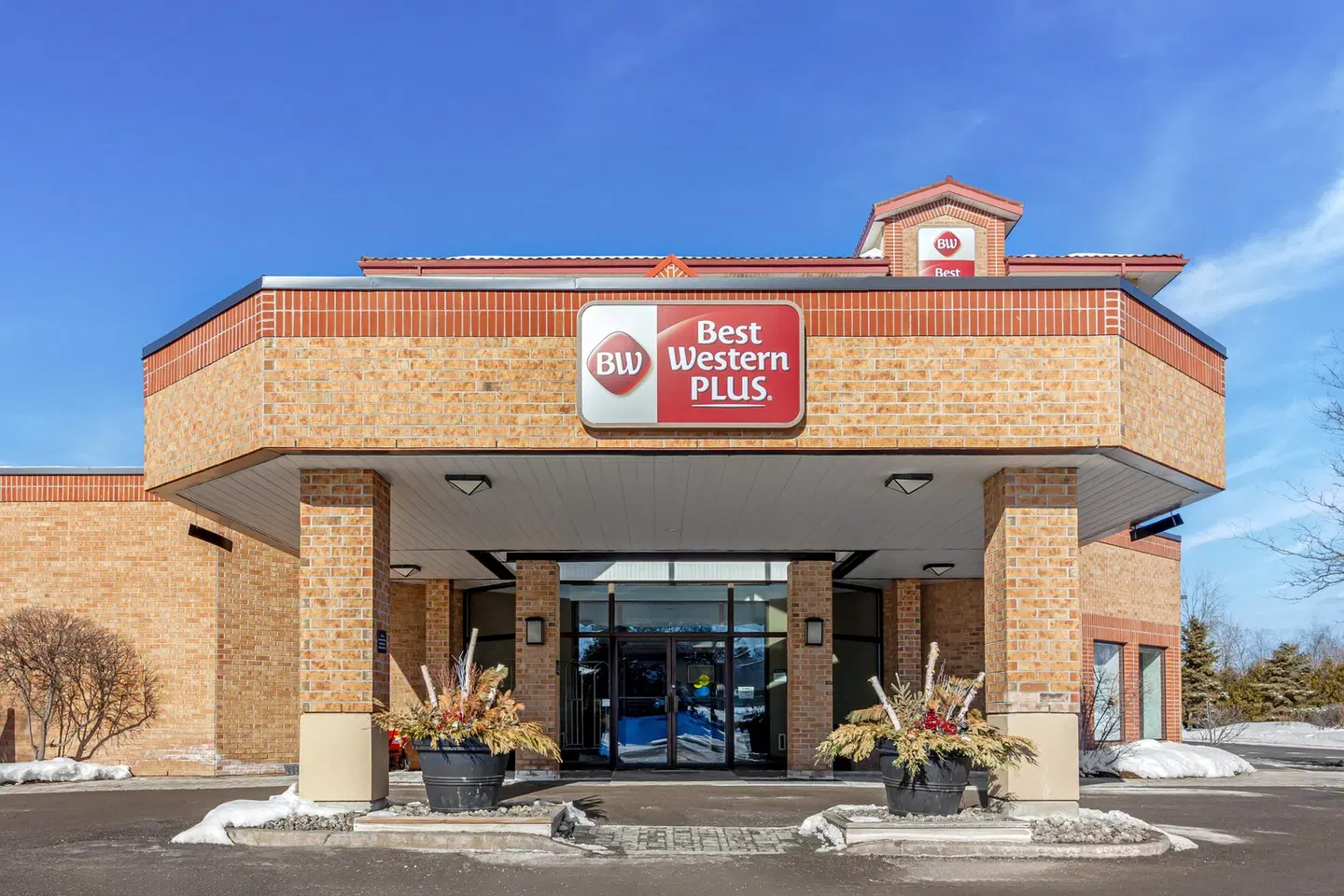 Best Western Plus Otonabee Inn EXTERIOR