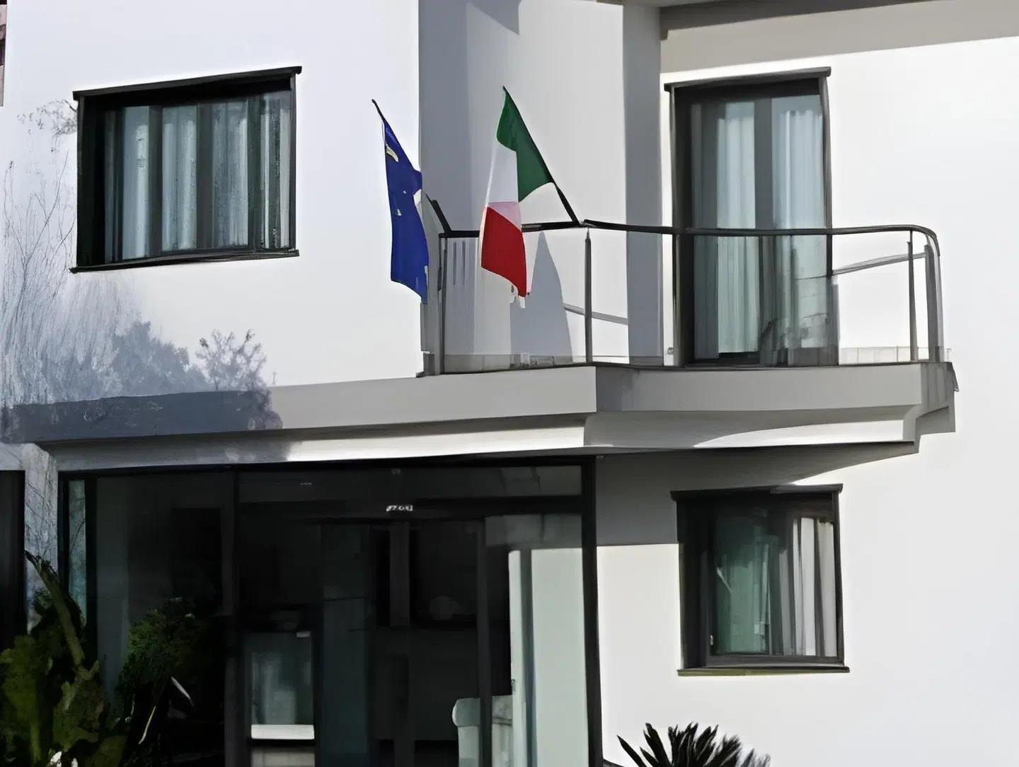 Blanc EXTERIOR
