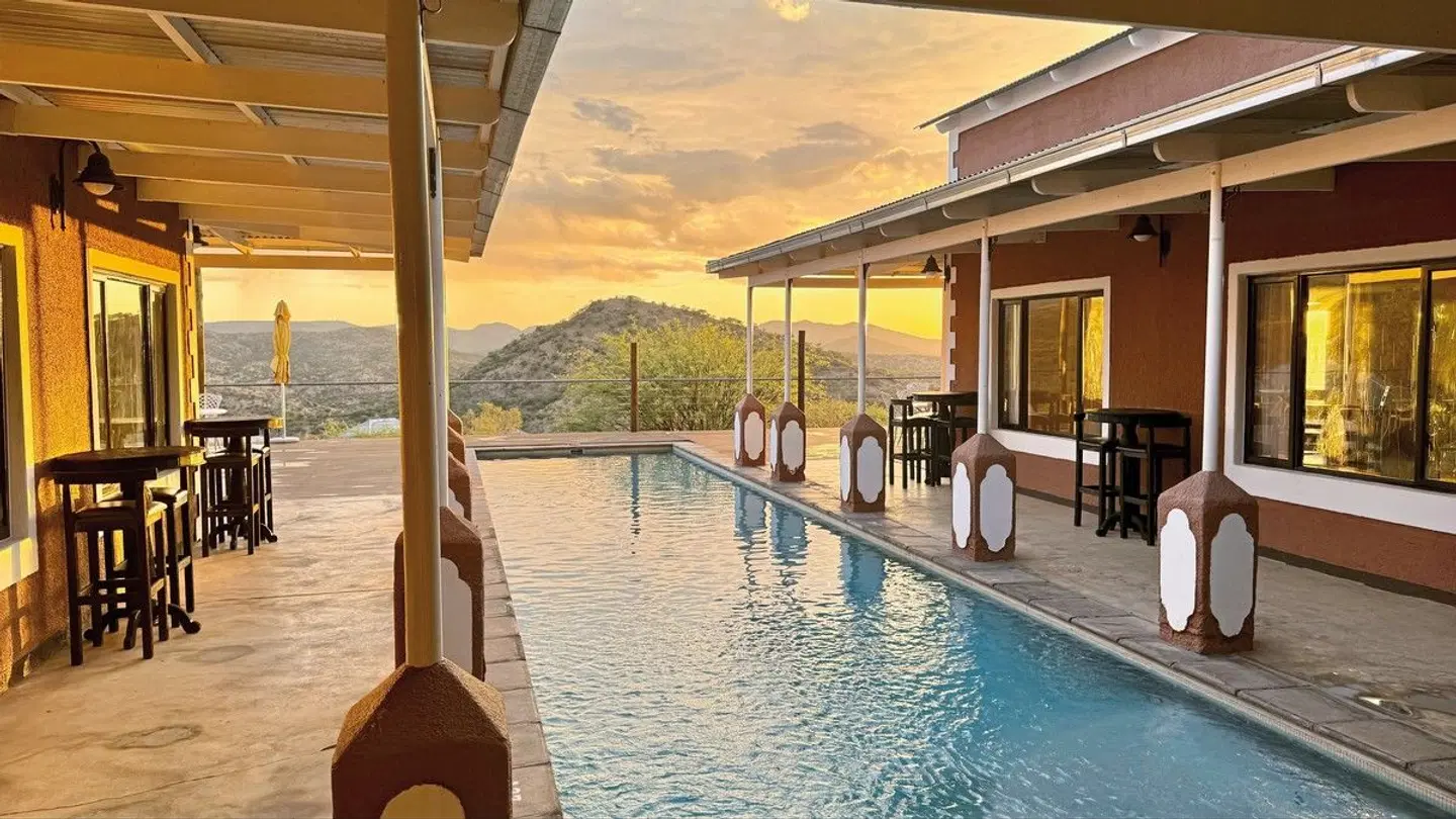 River Crossing Lodge OUTDOOR_POOL
