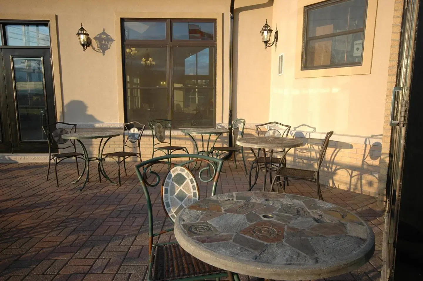 Days Inn by Wyndham Kingston Restaurant
