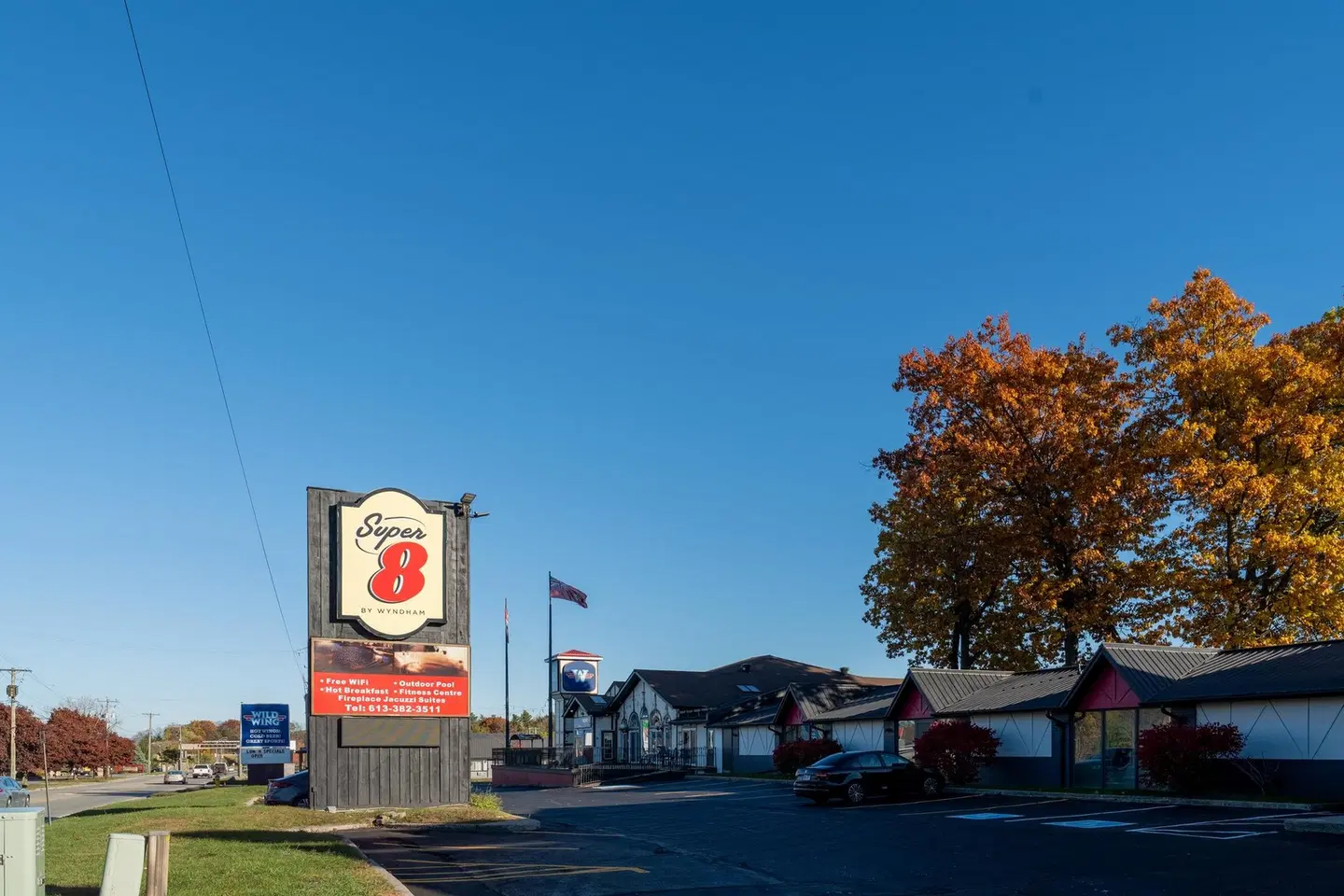 Super 8 by Wyndham Gananoque/Country Squire Resort SPORTS_AND_LEISURE