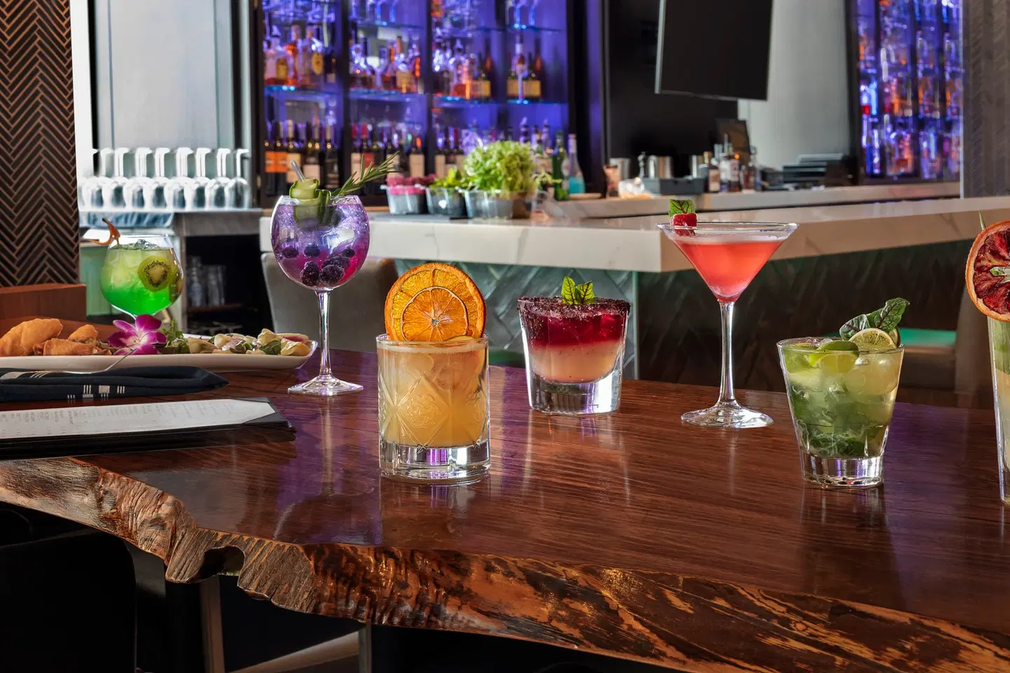 Embassy Suites by Hilton Toronto Airport Bar