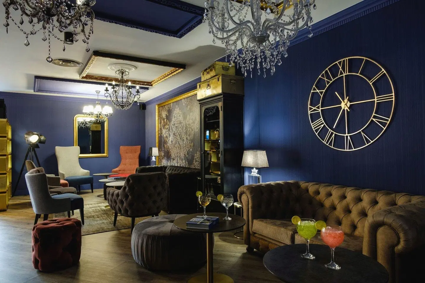 Clement Barajas LOUNGE_LOBBY