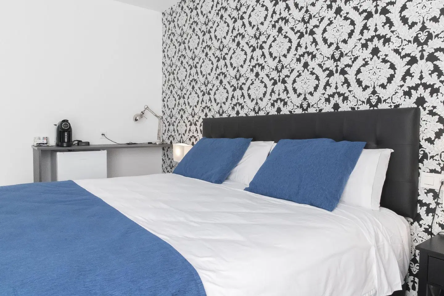 I Host You ROOM_EXAMPLE