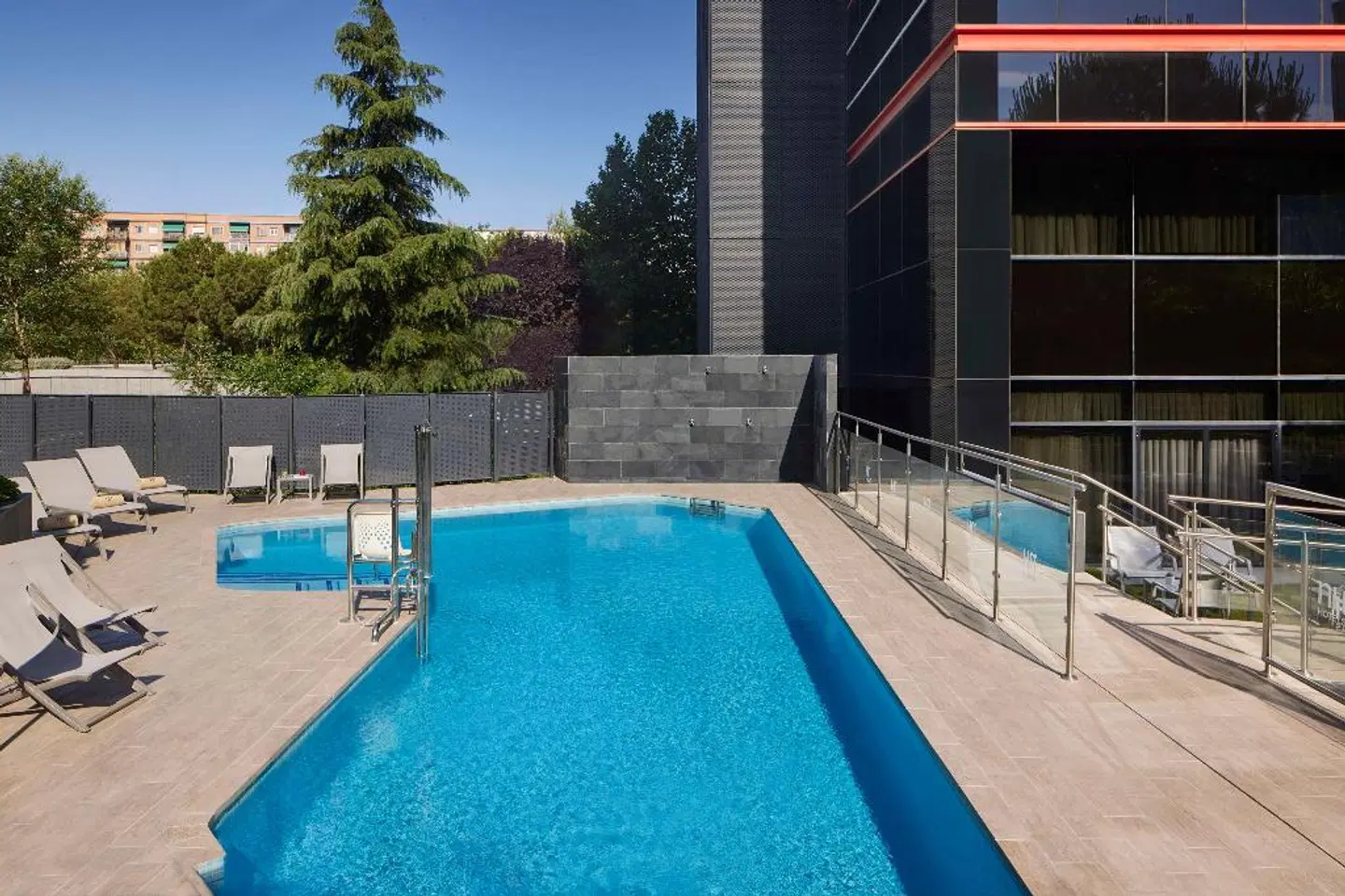 NH Madrid Ribera del Manzanares OUTDOOR_POOL