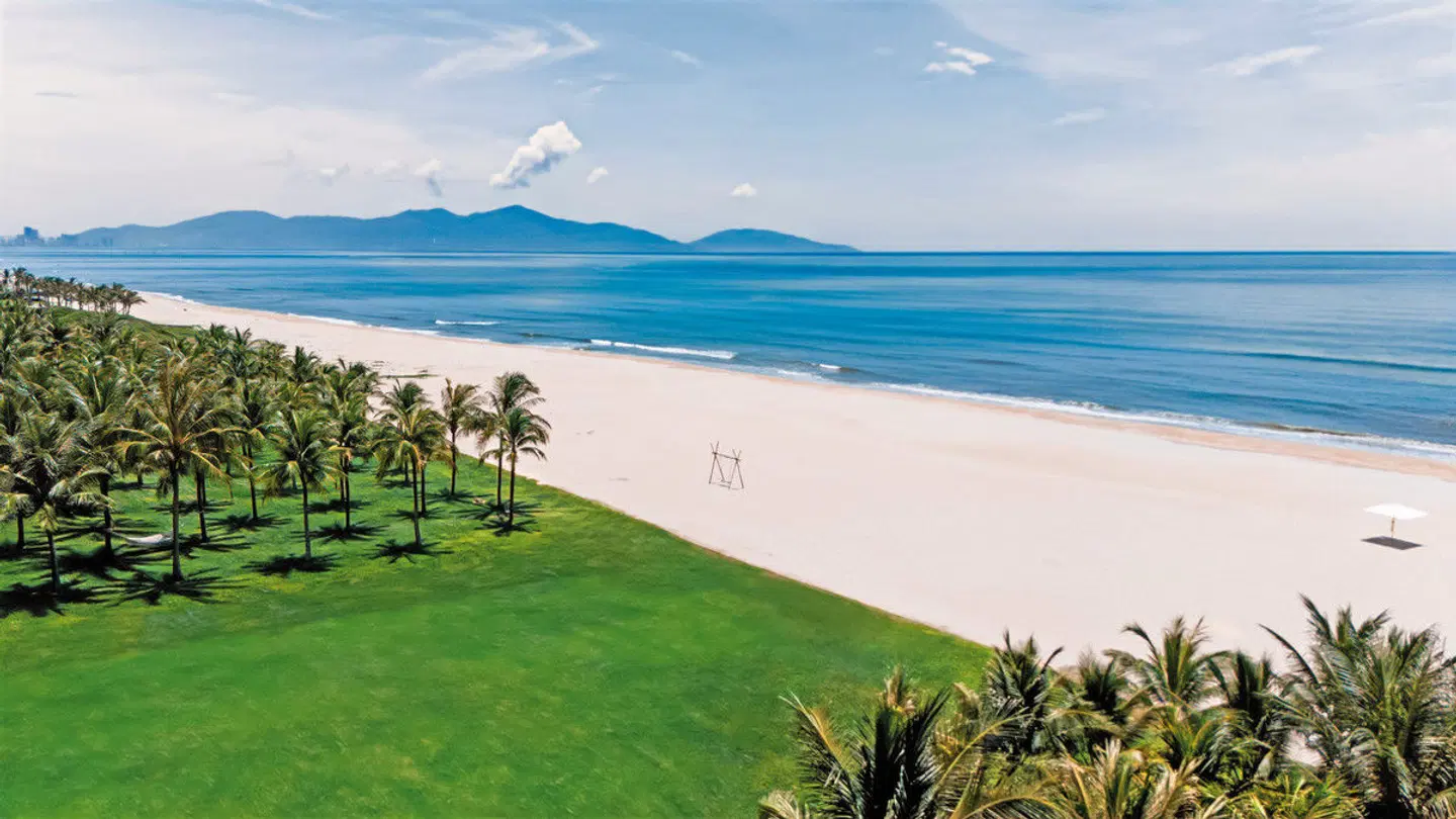 Shilla Monogram Danang Strand