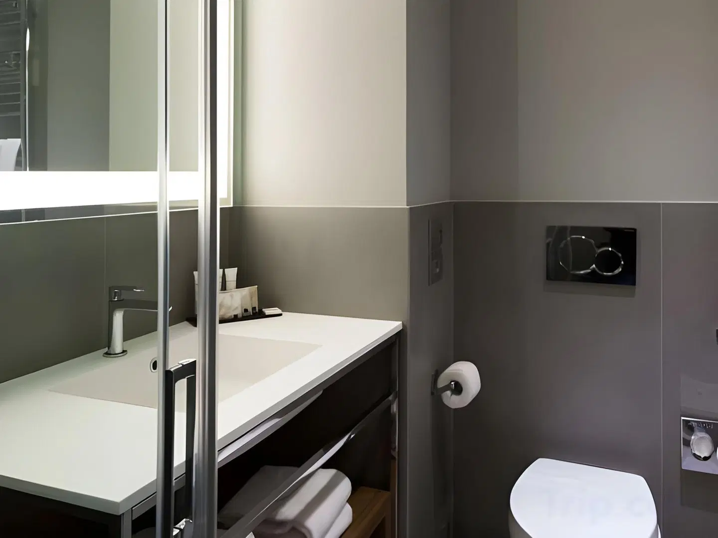 G Hotel Pescara Badezimmer