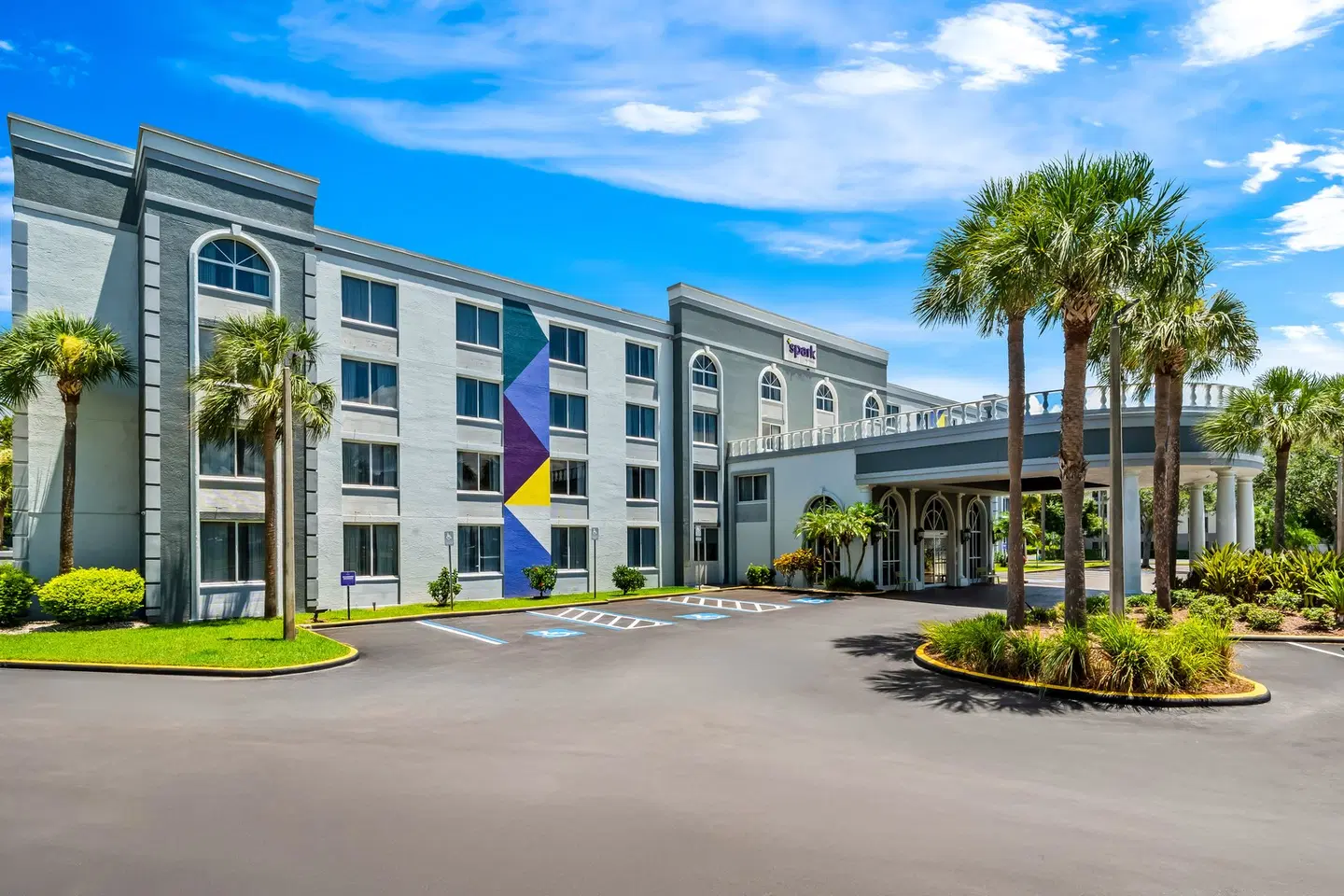 Spark by Hilton Orlando near Universal EXTERIOR