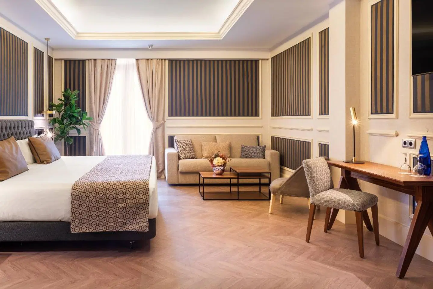 Catalonia Las Cortes ROOM_EXAMPLE
