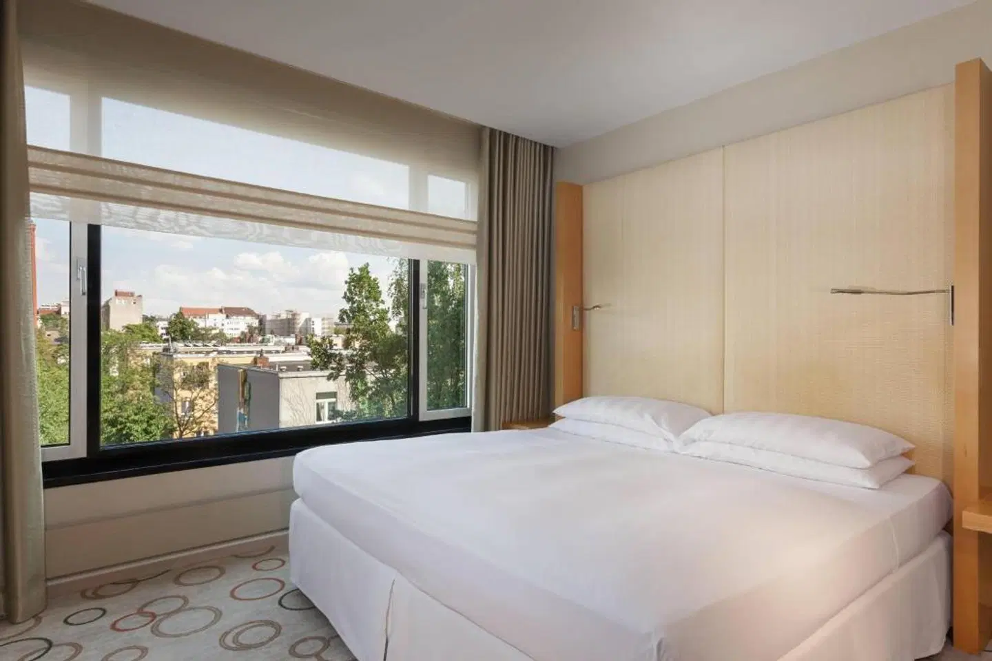 Sheraton Berlin Grand Hotel Esplanade ROOM_EXAMPLE