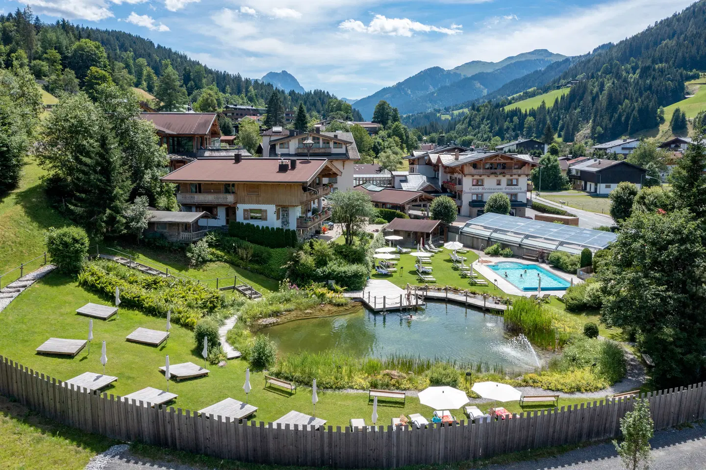 Elisabeth EXTERIOR