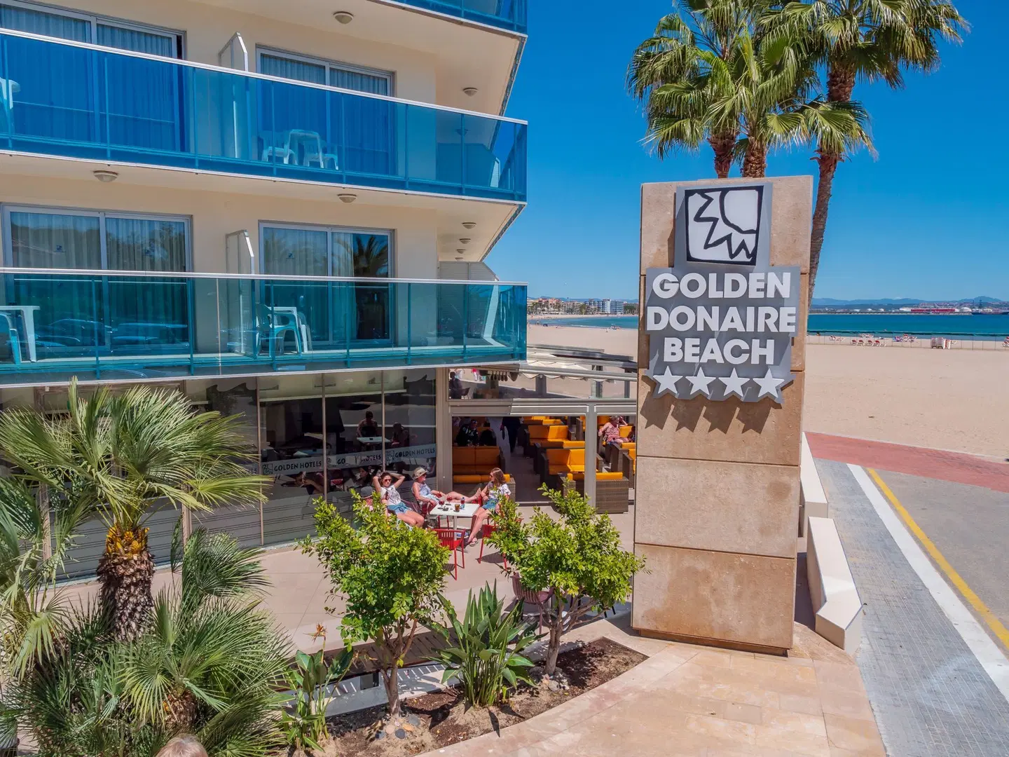 Golden Donaire Beach Terrasse
