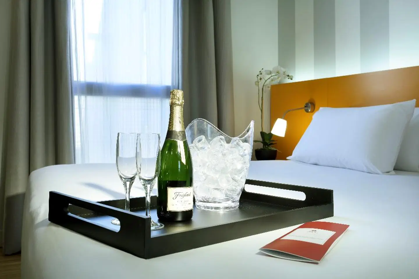 Exe Tres Cantos ROOM_EXAMPLE