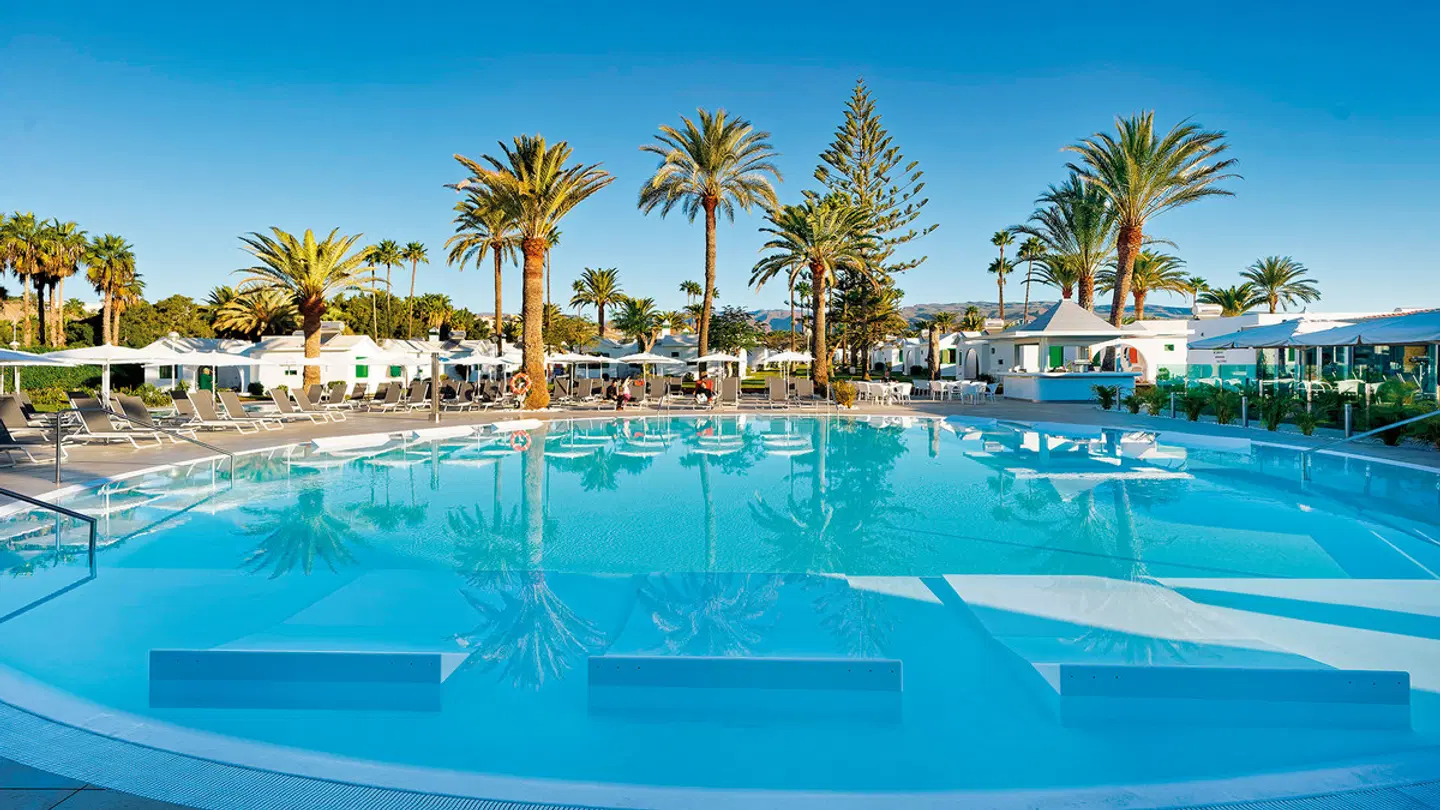 Canary Garden Club OUTDOOR_POOL