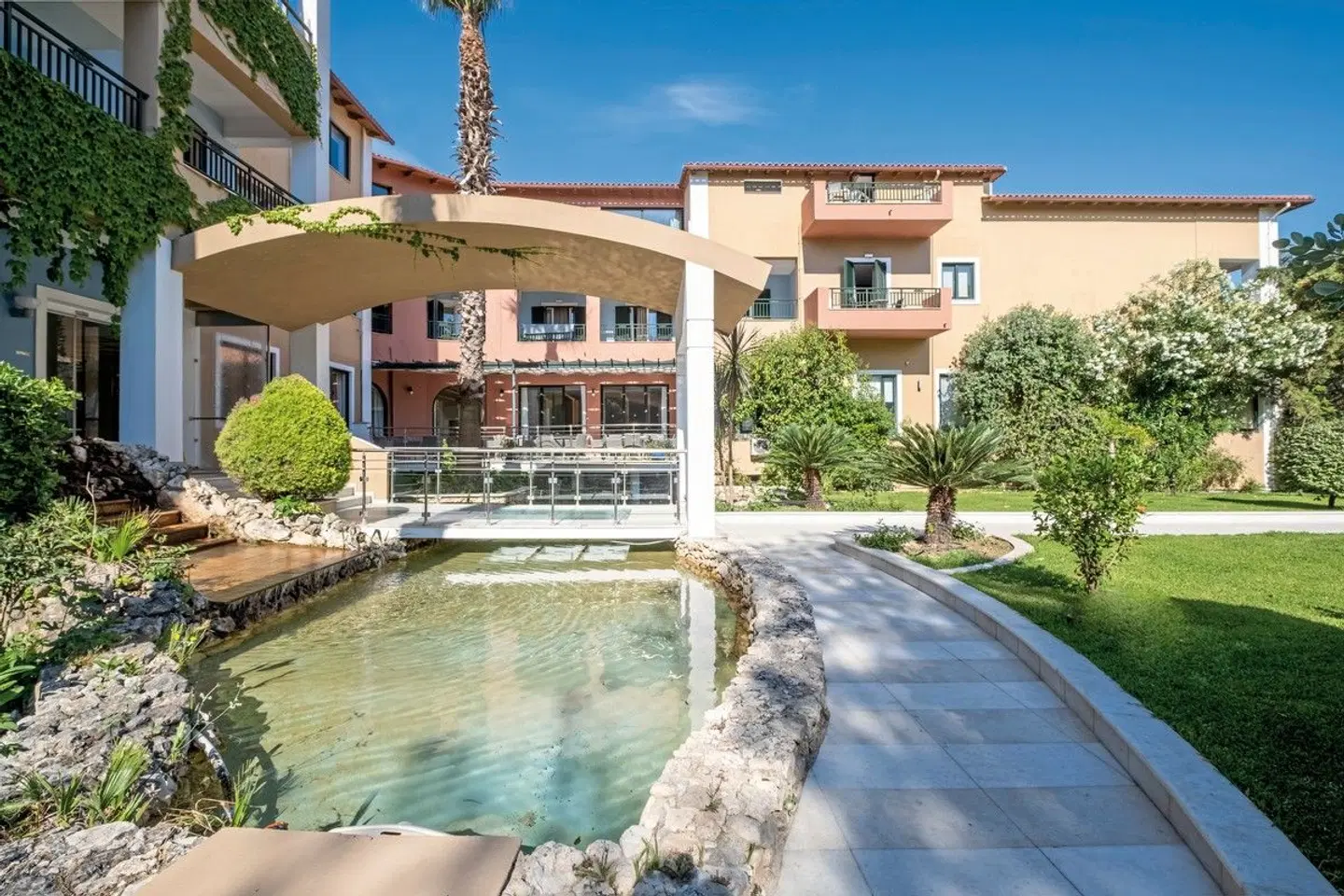 Mediterranean Beach Resort EXTERIOR