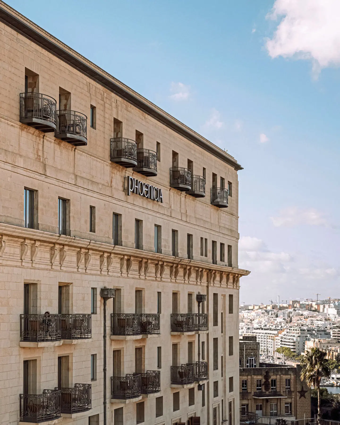 The Phoenicia Hotel EXTERIOR