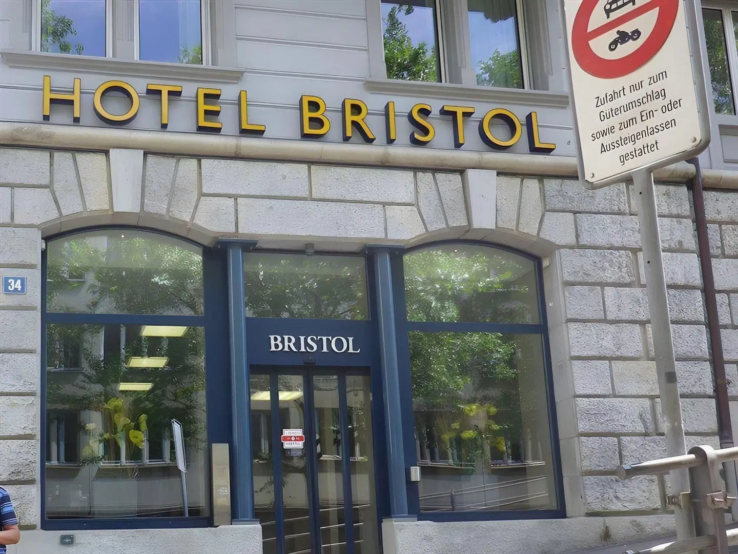 Bristol EXTERIOR