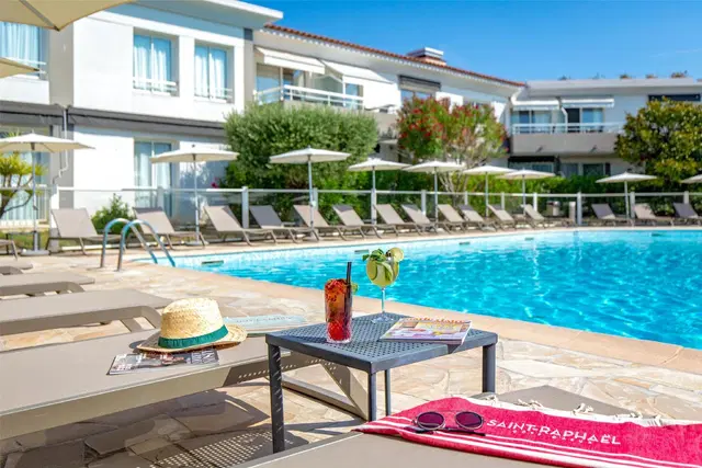 Best Western Plus Hôtel La Marina OUTDOOR_POOL