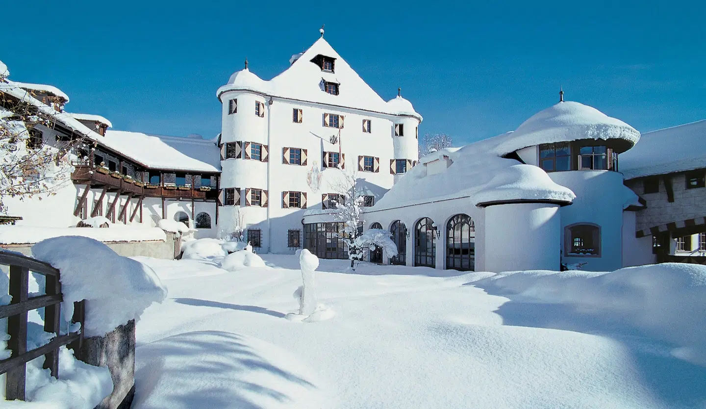 Family Hotel Schloss Rosenegg EXTERIOR