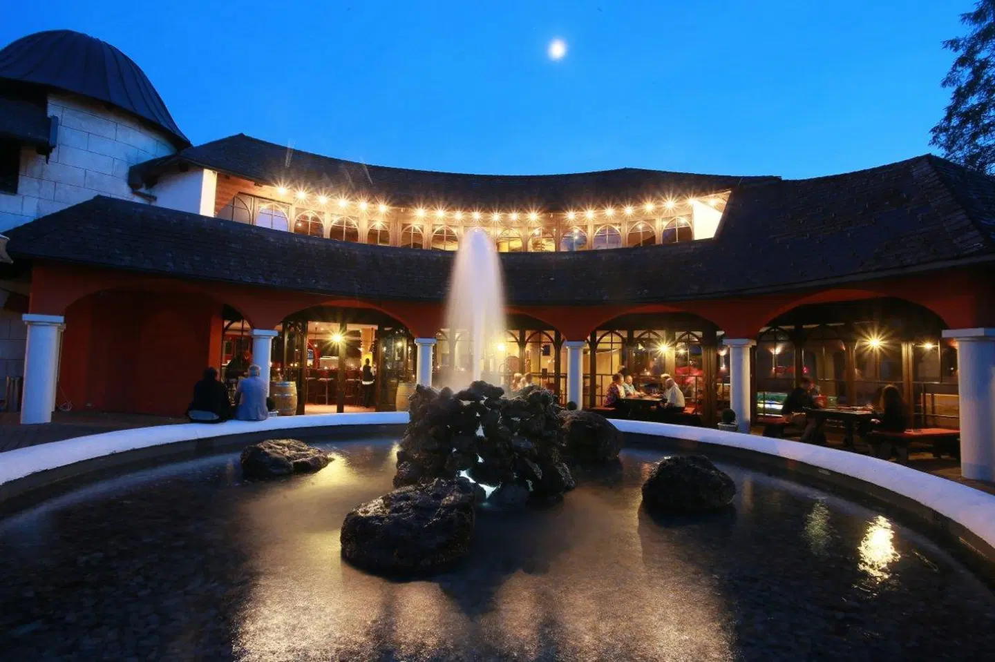 Family Hotel Schloss Rosenegg EXTERIOR