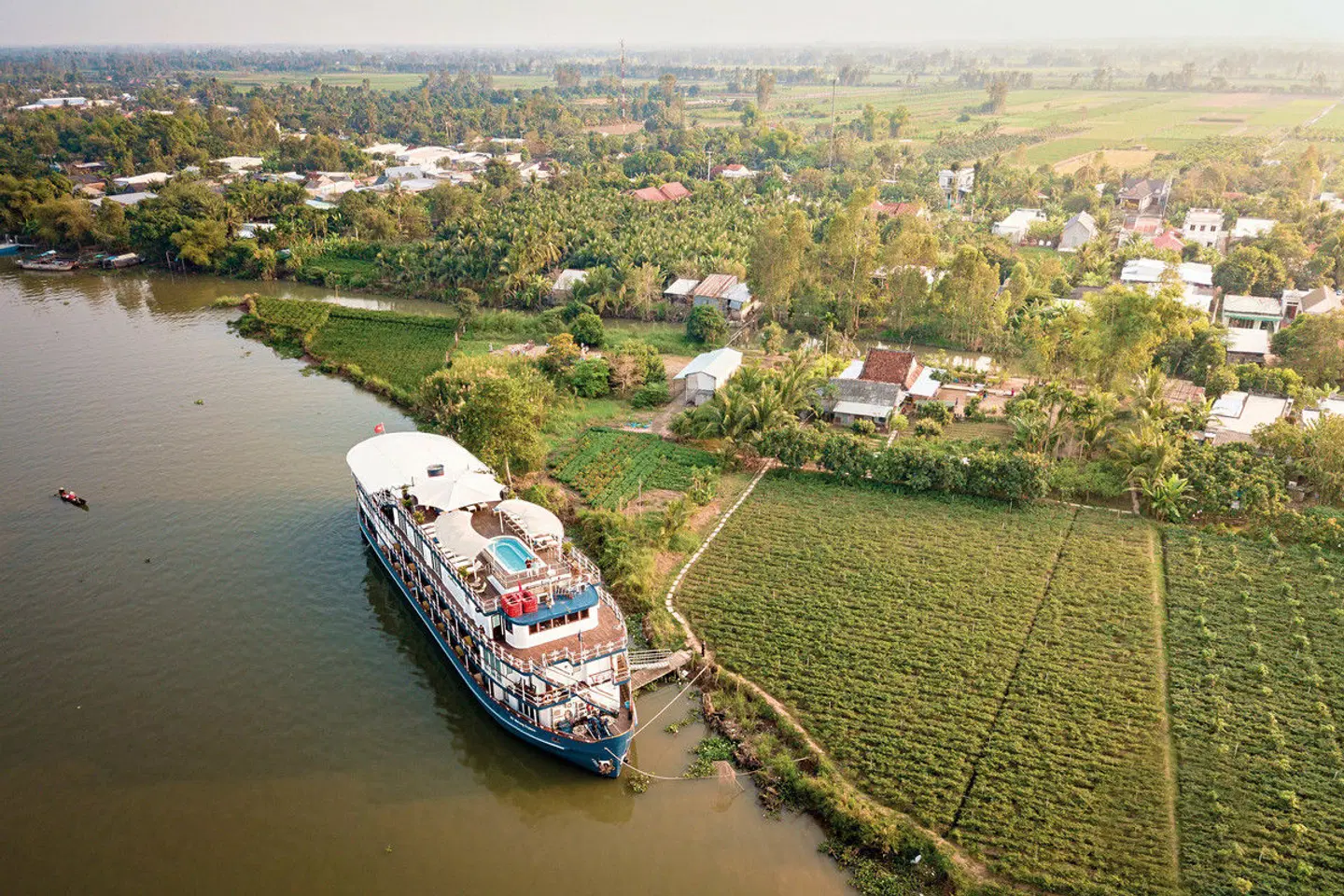 Heritage Line (Jayavarman, Siem Reap - Ho Chi Minh Stadt) LANDSCAPE