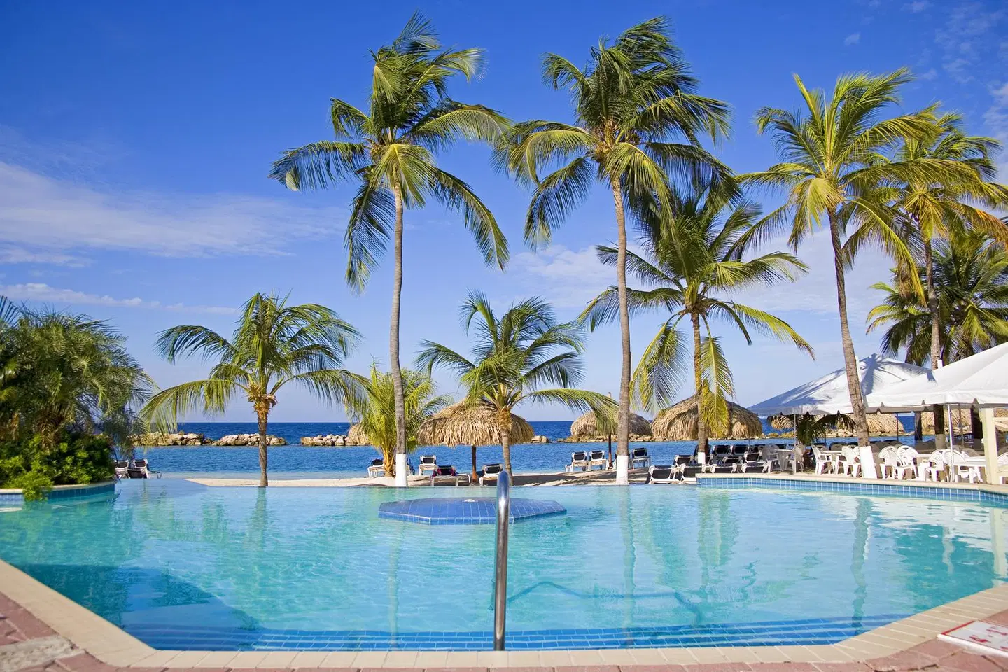 Sunscape Curaçao Resort, Spa & Casino OUTDOOR_POOL