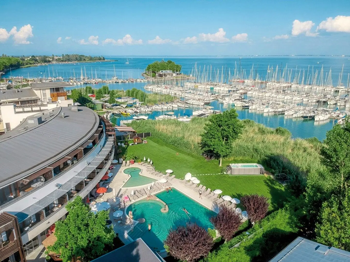 Hotel Golden Lake Resort Balatonfüred OUTDOOR_POOL