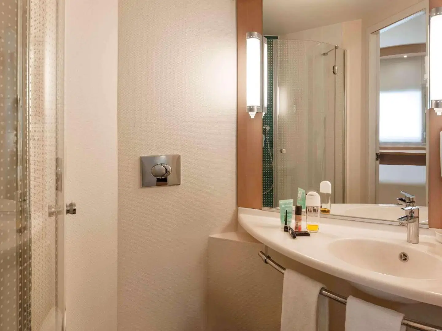 ibis Izmir Alsancak Badezimmer