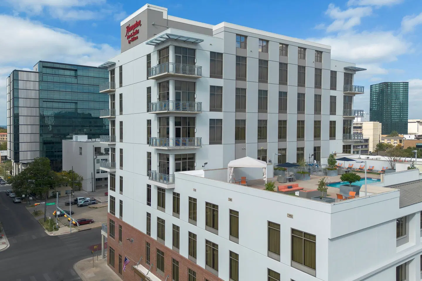 Hampton Inn & Suites Austin @ The University/Capitol EXTERIOR