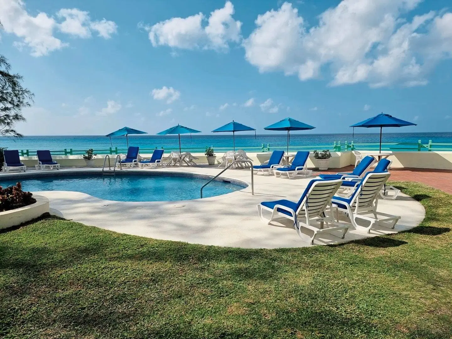 Blue Orchid Beach Hotel OUTDOOR_POOL