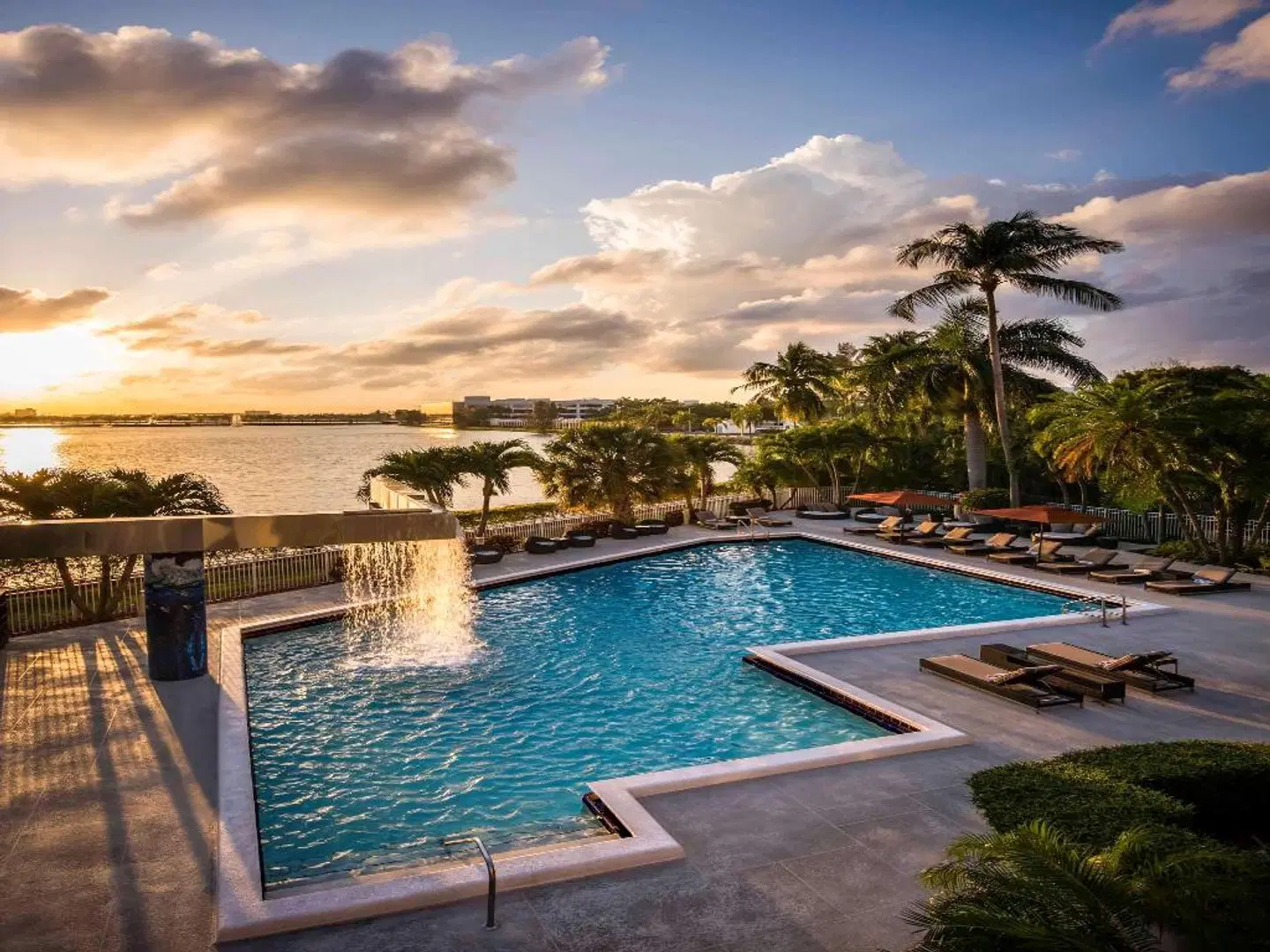 Pullman Miami Airport Hotel OUTDOOR_POOL
