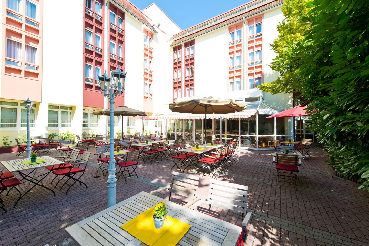 ACHAT Hotel Neustadt an der Weinstraße Terrasse