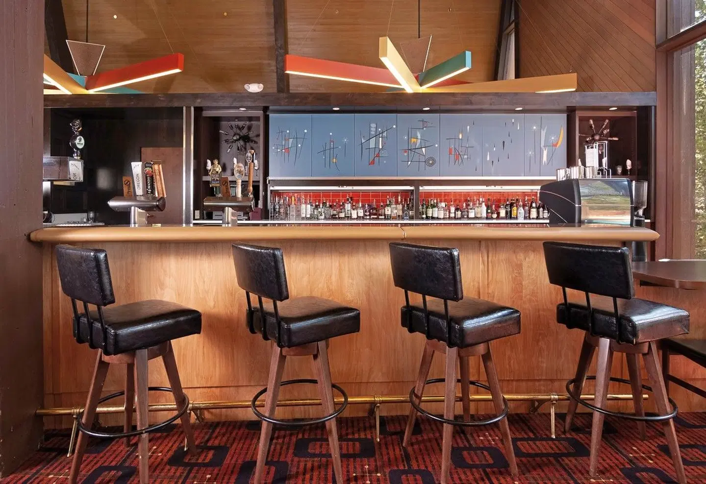 Canyon Lodge & Cabins Bar