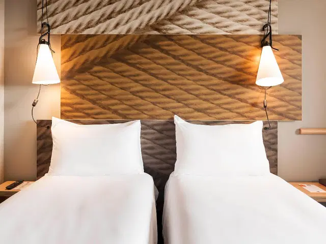 ibis De Haan HEALTH_BEAUTY