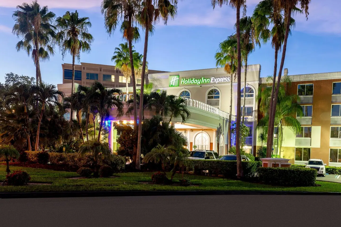 Holiday Inn Express Miami Airport Doral Area by IHG EXTERIOR