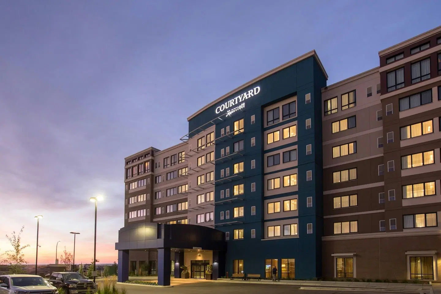 Courtyard by Marriott Calgary South EXTERIOR