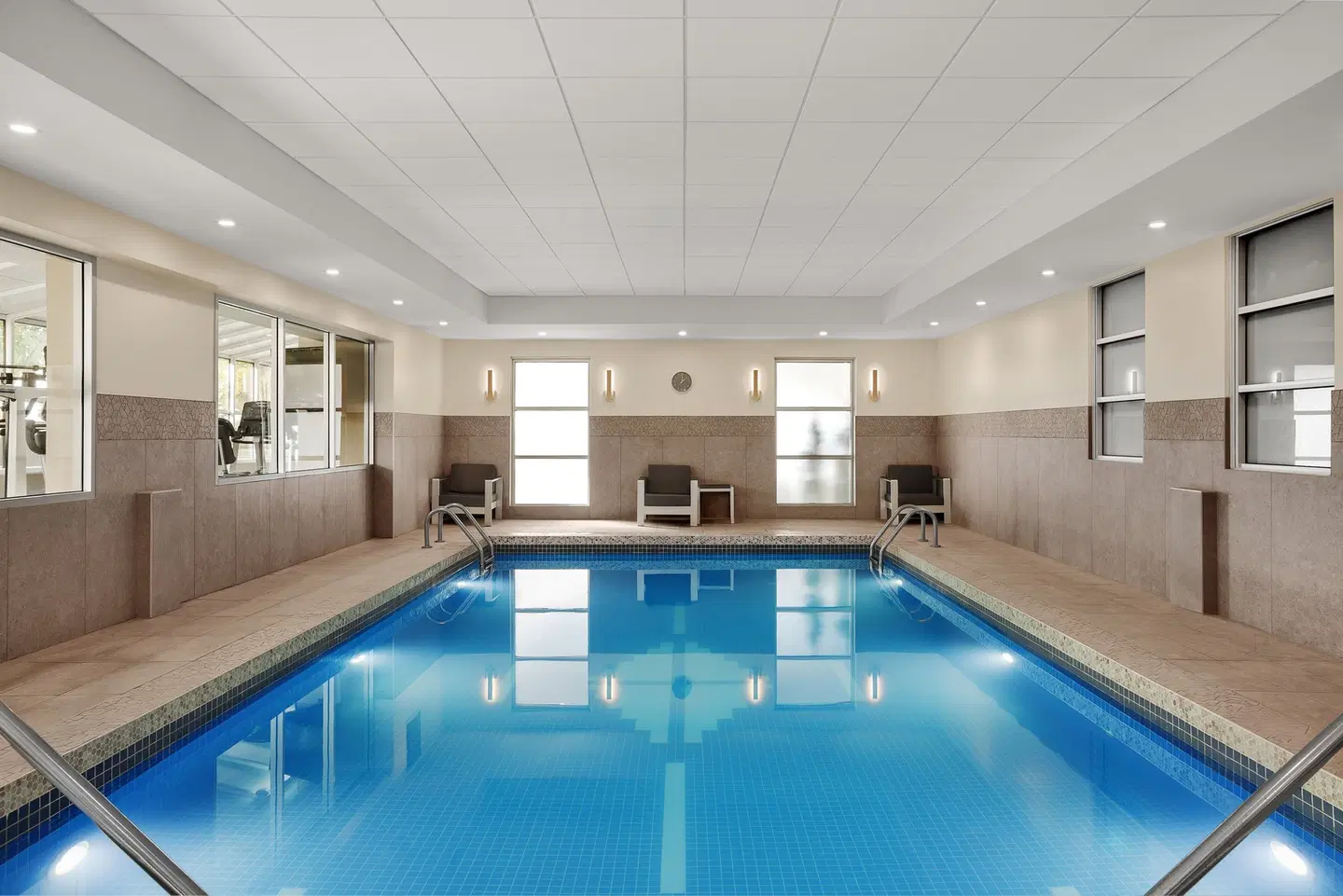 Holiday Inn Calgary Airport by IHG Hallenbad