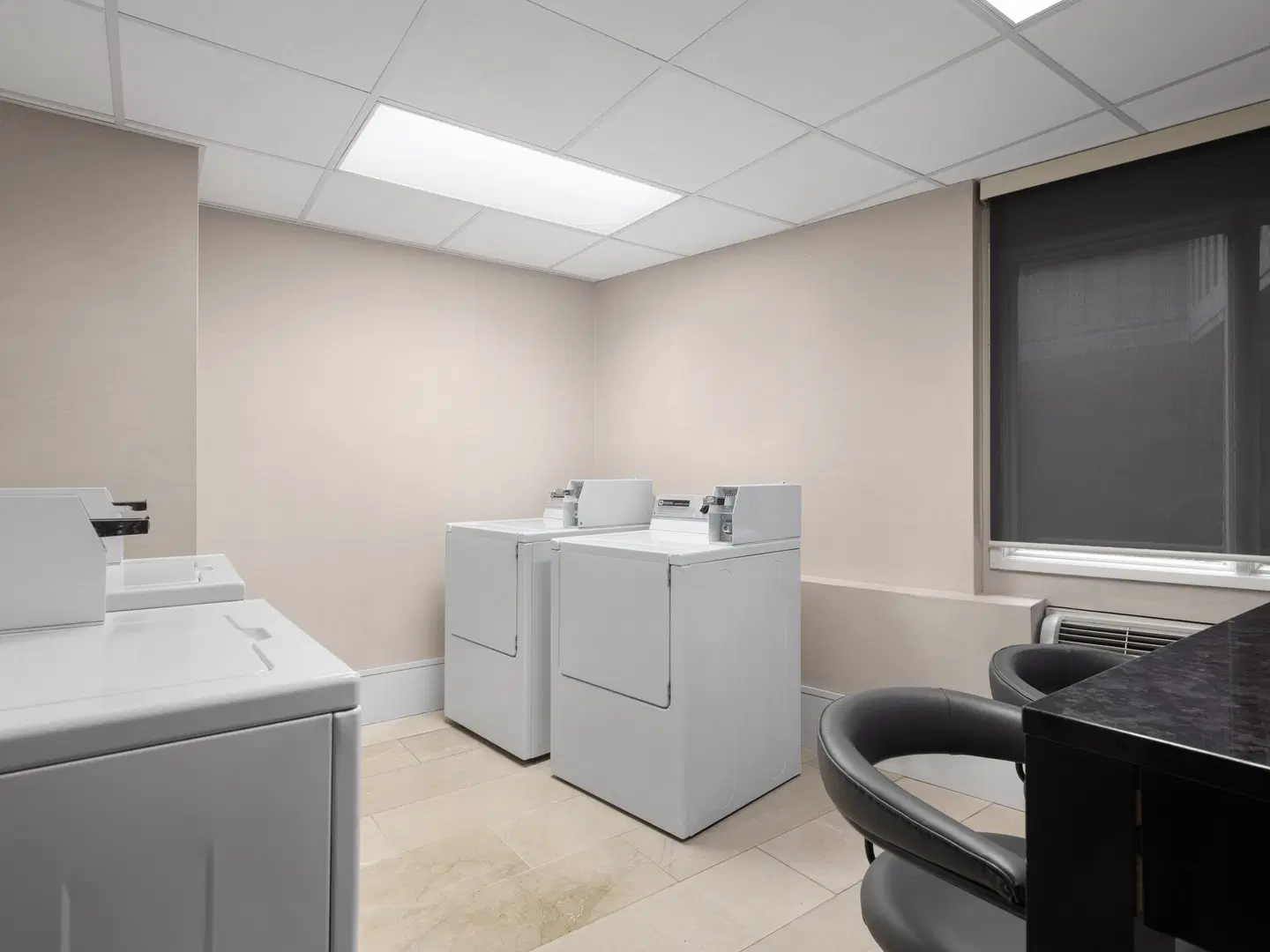 Holiday Inn Calgary Airport by IHG ROOM_EXAMPLE