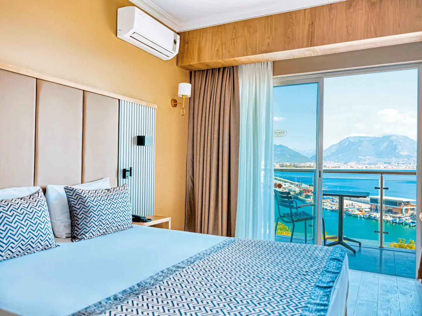 Numa Port Hotel ROOM_EXAMPLE