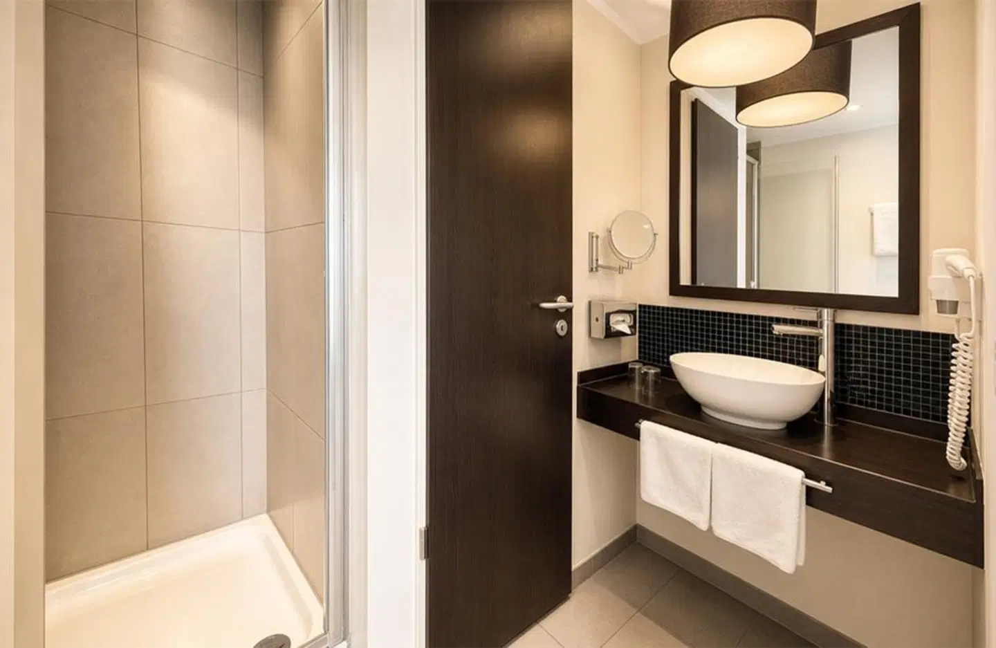 Leonardo Hotel Berlin Badezimmer