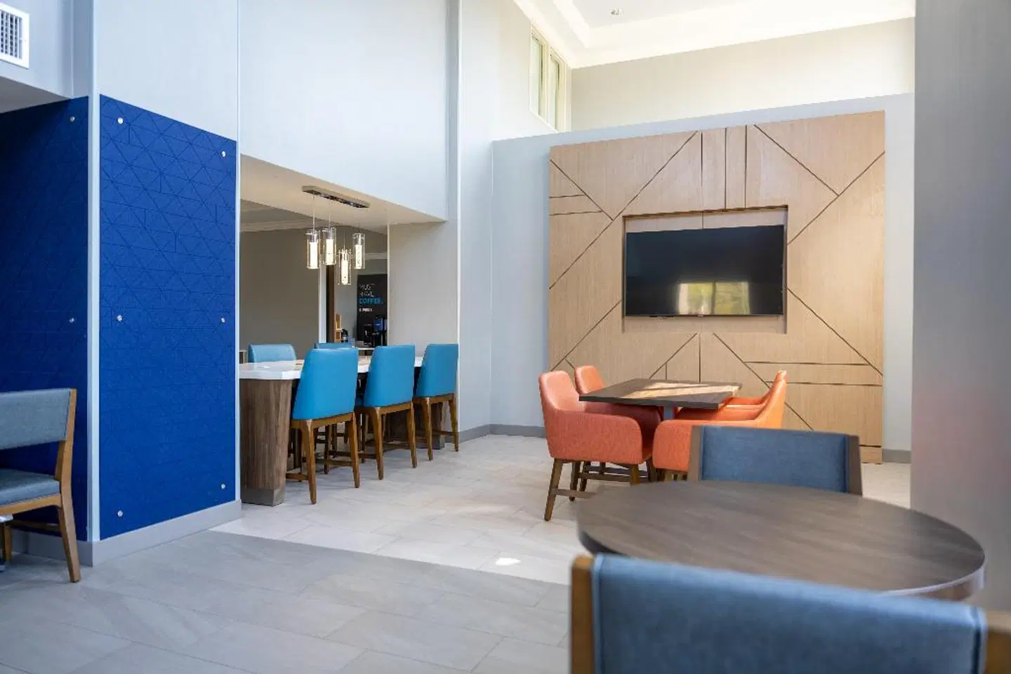 Holiday Inn Express & Suites Vicksburg by IHG ROOM_EXAMPLE